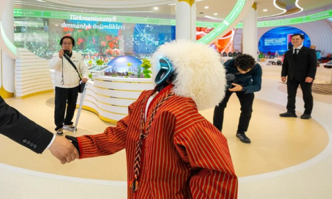 На ЭКСПО 2025 павильон Туркменистана встречает посетителей роботами хостами