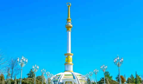 В Ашхабаде у Монумента независимости состоялись торжества