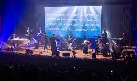 В Ашхабаде состоялся концерт-караоке оркестра Ровшена Непесова