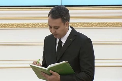 Президент Туркменистана поручил продолжить модернизацию транспортной отрасли