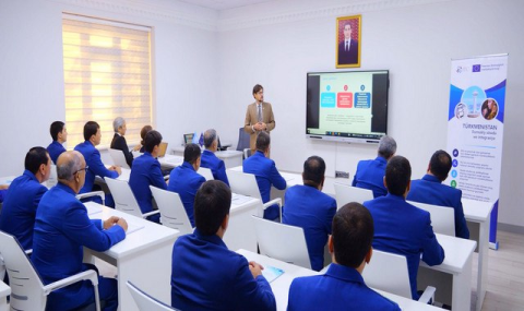 Таможенная служба Туркменистана внедряет опыт ВТО для упрощения торговли