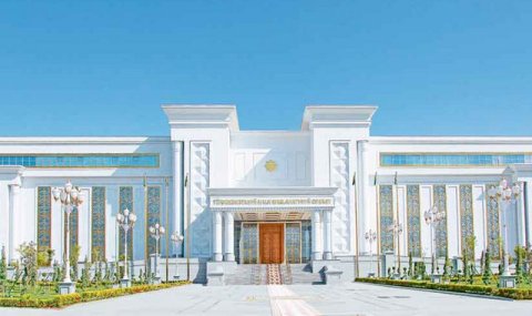 Гурбангулы Бердымухамедов направил поздравление Президенту Туркменистана