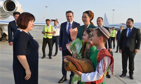 Спикер парламента Азербайджана прибыла в Туркменистан на Межпарламентский форум