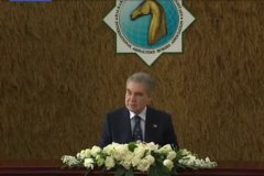 Председатель Халк Маслахаты Туркменистана встретился с китайскими коневодами