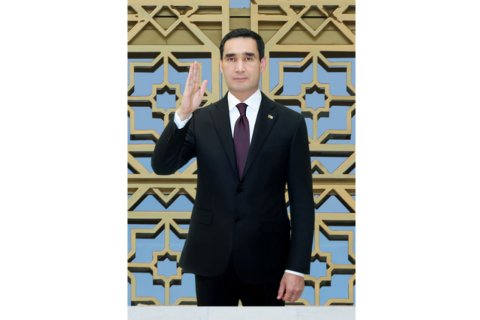 В Туркменистане широко отпраздновали 34-ю годовщину независимости страны