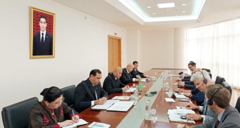 Замглавы МИД Туркменистана провёл встречу с делегацией МВФ в Ашхабаде