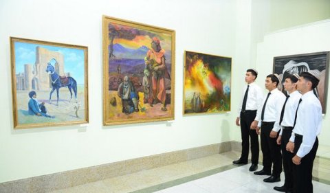 Выставка в Ашхабаде переносит в исторические события