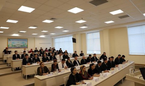 Туркменистан и ПРООН развивают цифровые компетенции госслужащих