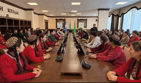 В университете Астаны прошёл круглый стол к юбилею независимости Туркменистана