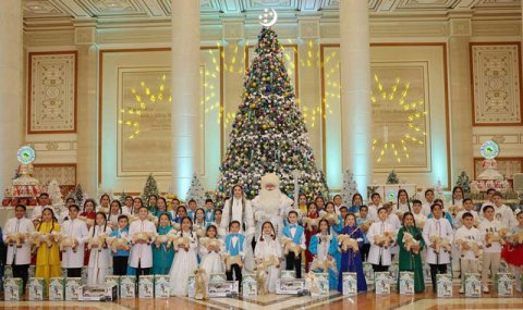 В Ашхабаде состоялось новогоднее мероприятие для детей