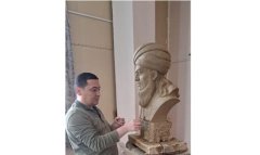 Бюст Махтумкули Фраги передан в дар музею бахши Дашогуза