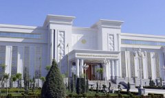 Председатель Халк Маслахаты Туркменистана поздравил Героя Туркменистана