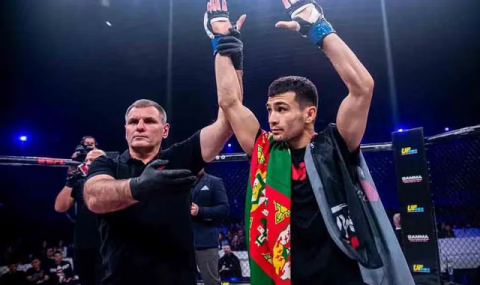 Туркменский боец успешно выступил на UAE Warriors 72