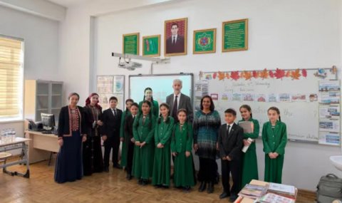 Профессора из Великобритании провели тренинги в Ашхабаде