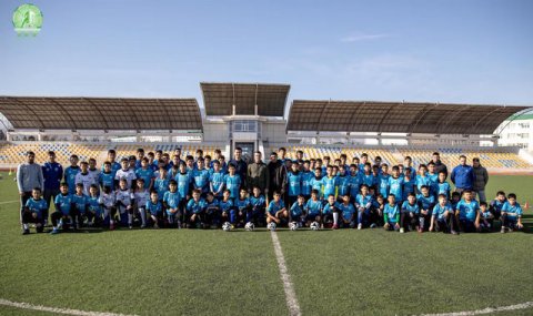 Ашхабад собрал юных футболистов на фестивале «Grassroots Football Day»
