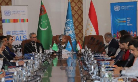 Посольство Туркменистана организовало Молодёжный диалог в Душанбе